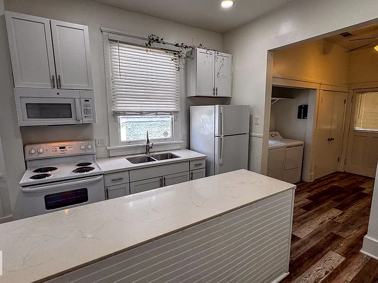 1615 Pine St — Photo 3