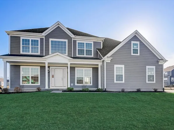 04N200 Norton Lake Cir, Campton Hills, IL 60175