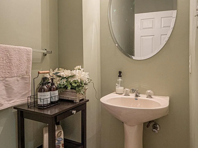 227 Birchwood Dr — Photo 5