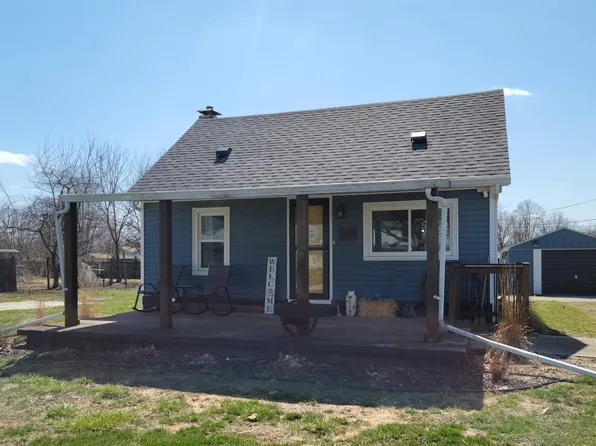 540 W Myrtle St, Canton, IL 61520