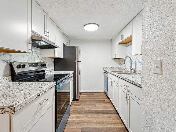 3rd image of 1900 N Rockwell Ave #1908-113