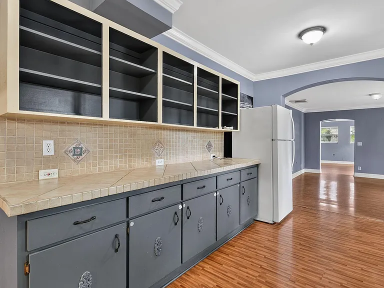 1005 Selkirk St — Photo 16