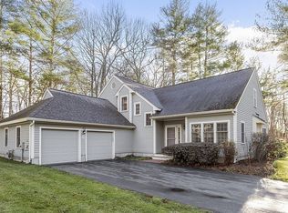 34 Pickman Dr, Bedford, MA 01730