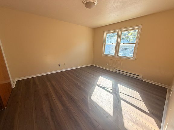 5th image of 237 Forest Rd #9B