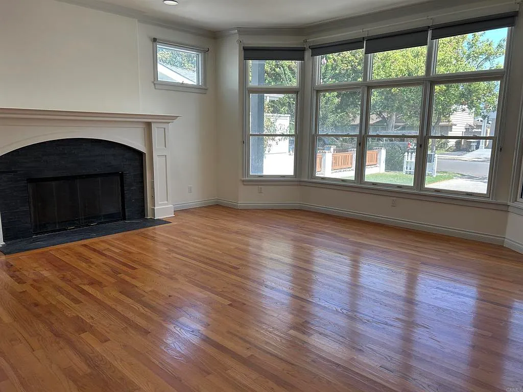 3 bed, 2.0 bath, 2250 sqft, $8,500 — Photo 3
