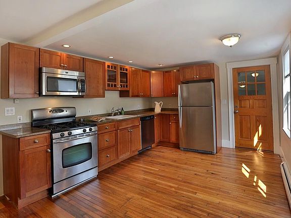 2nd image of 174 Merrimac St