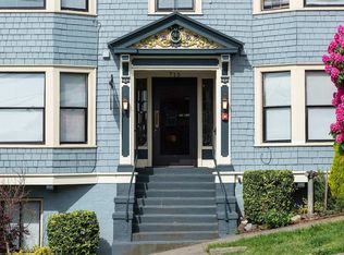 Corona, Seattle, WA 98109