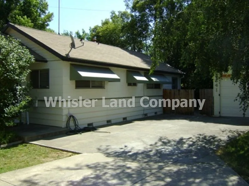 1841 42nd St photo 1