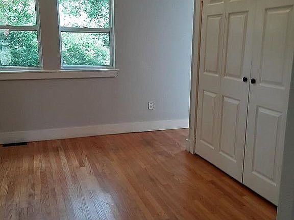 3rd image of 506 NW Barstow St