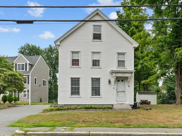32 Mystic St, Methuen, MA 01844