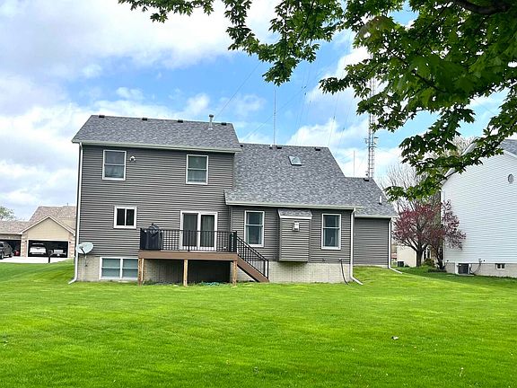 3rd image of 2081 Ashford Dr