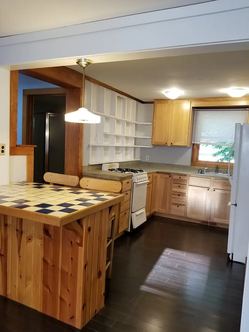Great 3 Bed 2 Bath Home!! Available August 2027! — Photo 2