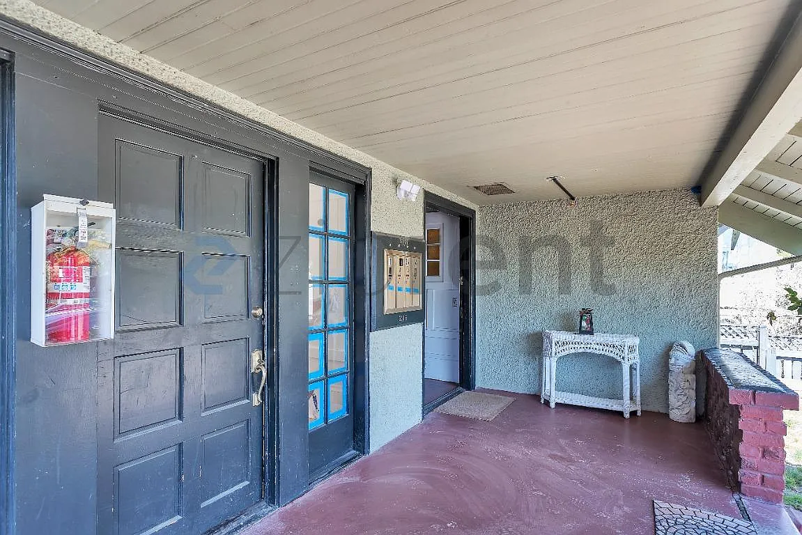 2 bed, $2,775 — Photo 3