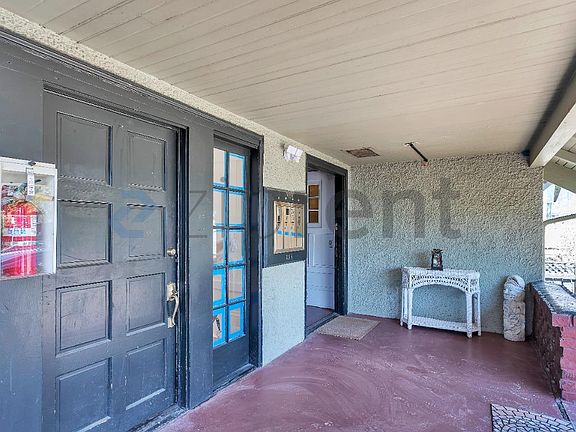 3rd image of 5315 Cole St APT 2