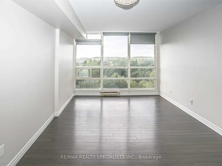 45 Kingsbridge Garden Cir #601 — Photo 5