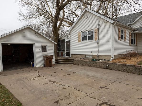 715 Park Ave, Milford, NE 68405