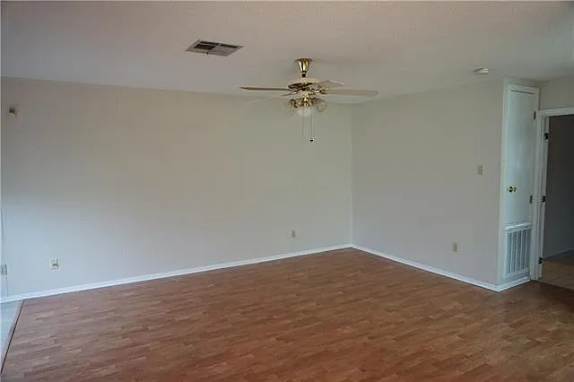 4216 Loire Dr — Photo 12