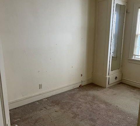 5th image of 725 S 14th St
