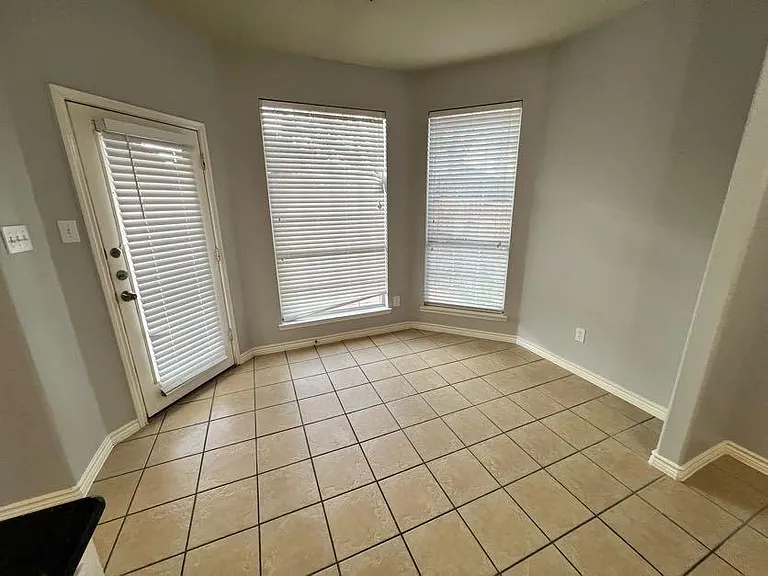 3904 Brush Creek Trl — Photo 15