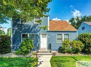 264 Bunns Ln, Woodbridge, NJ 07095