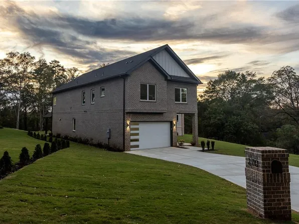 270 Honeysuckle Ave, Lawrenceville, GA 30046