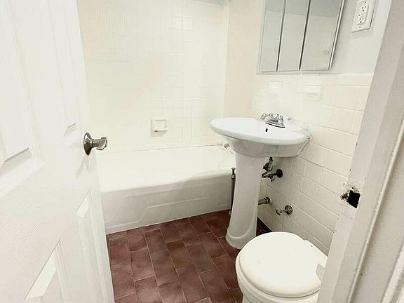 4th image of 142-20 84th Dr #7E