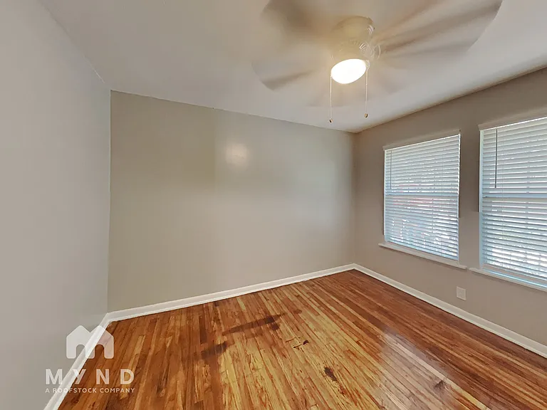 510 E University Ave — Photo 7