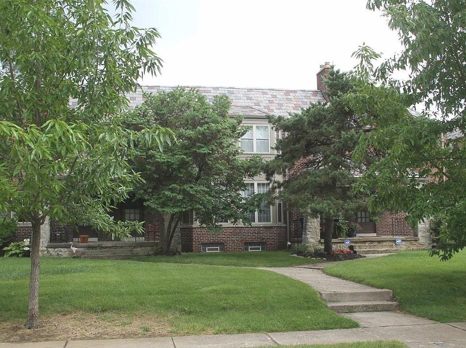 1st image of 1672 King Ave