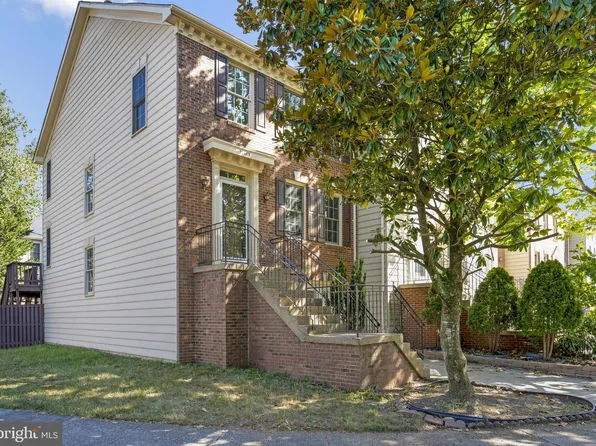 12785 Dogwood Hills Ln, Fairfax, VA 22033