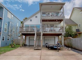 903 Cedar Rd, Clear Lake Shores, TX 77565