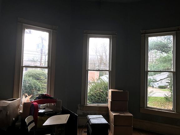 5th image of 202 S Lexington Ave