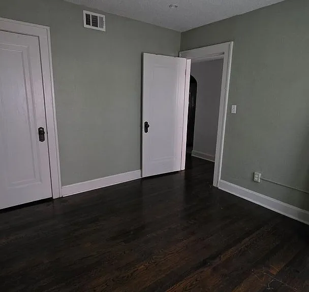 319 E 43rd St #1 — Photo 13