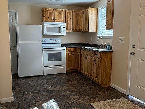 4th image of 16 East Ave #2