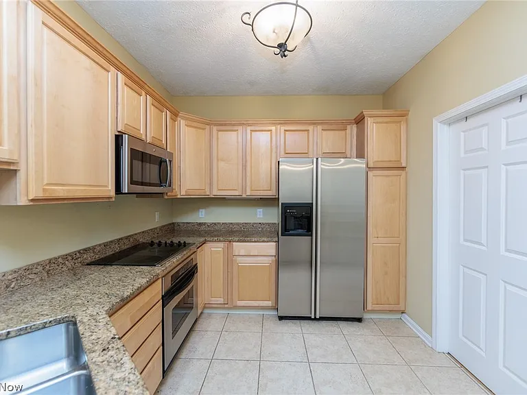 2601 Wyndgate Ct — Photo 10