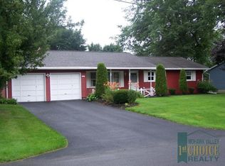 27 Clarion Dr, Whitesboro, NY 13492