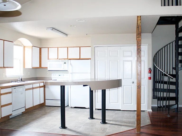 818 City Park Ave #C2 — Photo 10