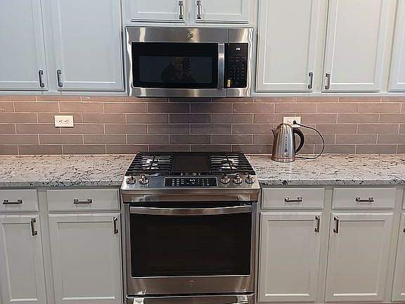 3rd image of 11658 Wildrose Dr