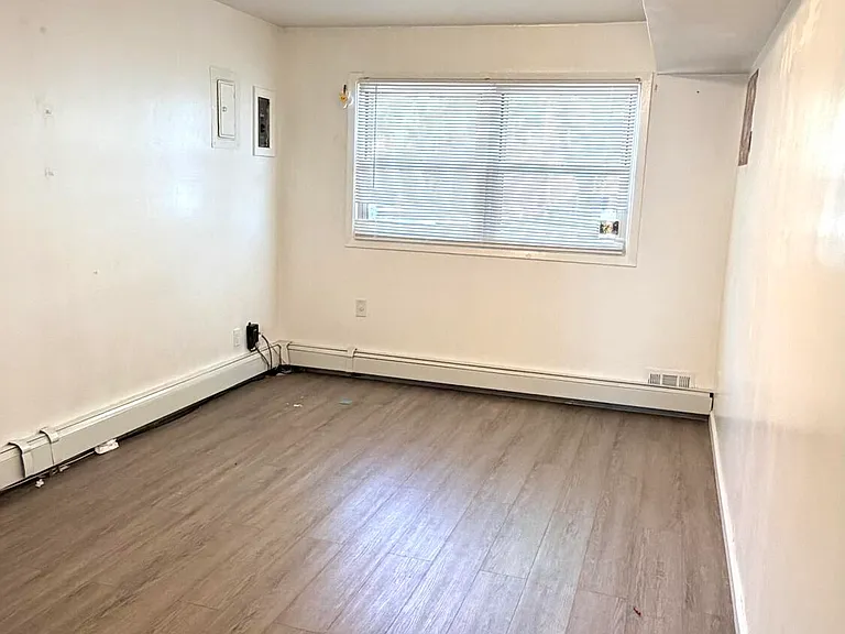 79 Longdale St #1 — Photo 2