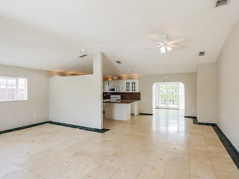 16361 SW 78th Ter — Photo 4