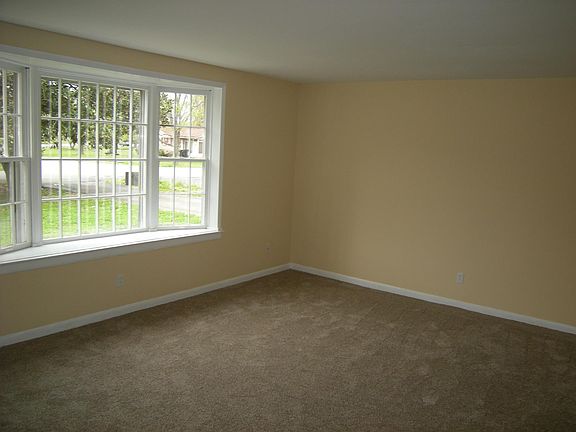 2nd image of 1842 Shelley St