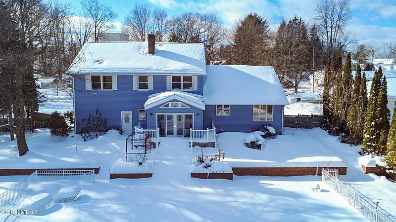 5th image of 7 Edgewood Drive