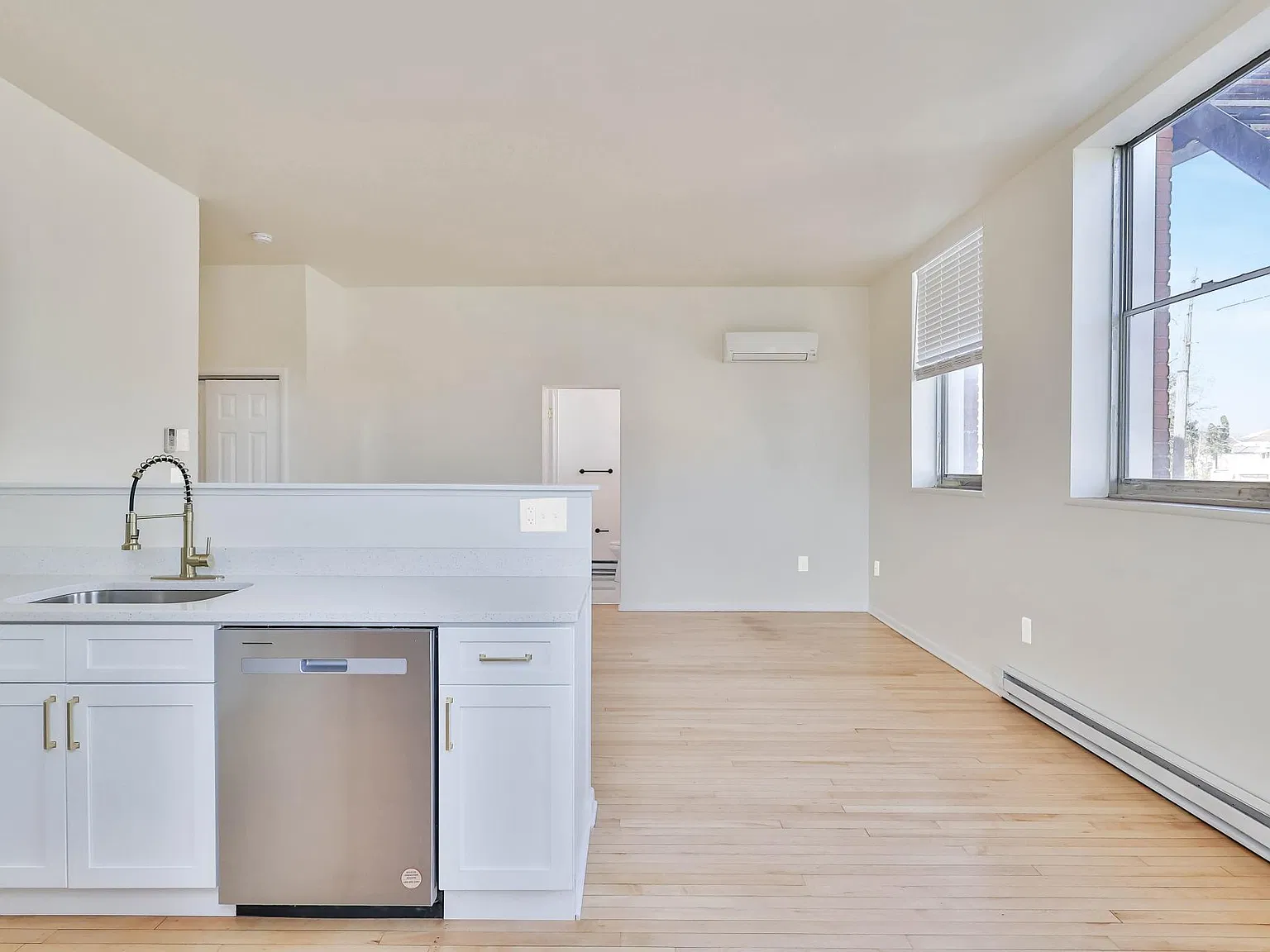 2 bed, 855 sqft, $1,750 — Photo 3