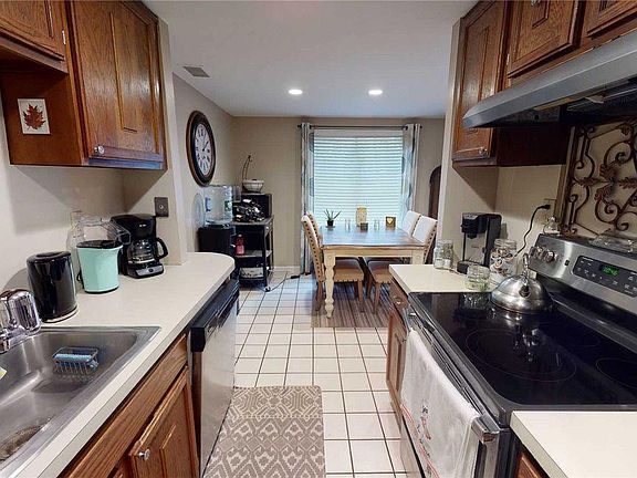 5th image of 140 Glen Hollow Dr