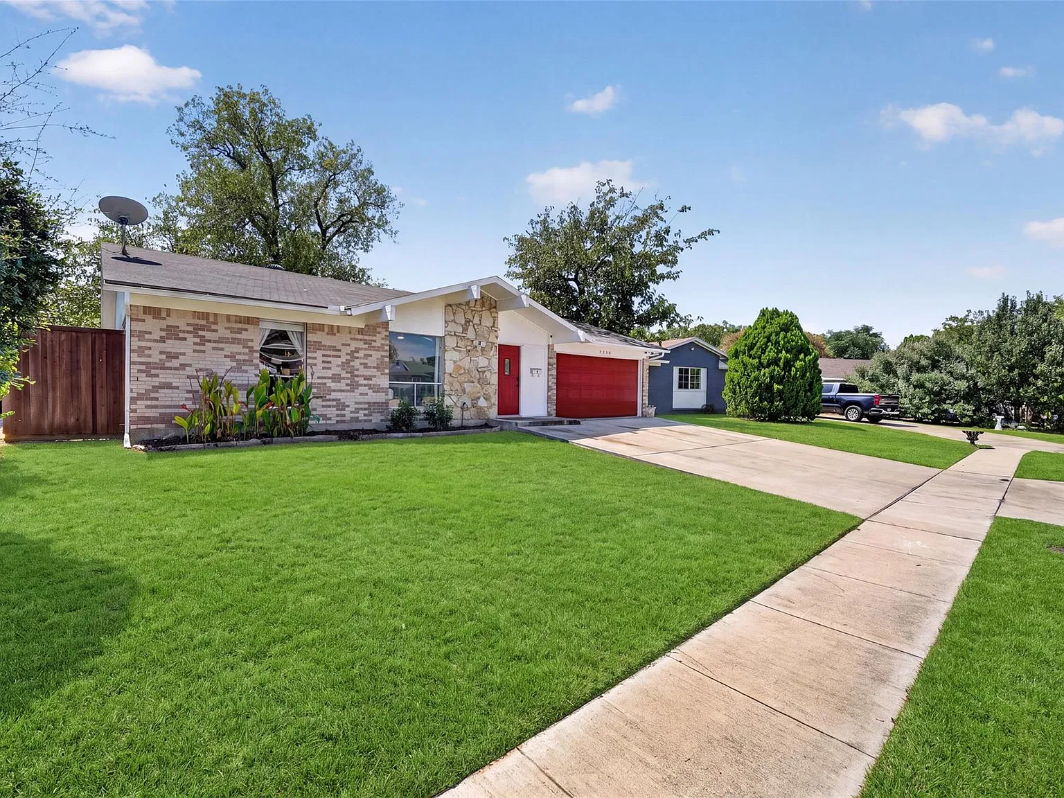 3 bed, 1193 sqft, $2,300 — Photo 4