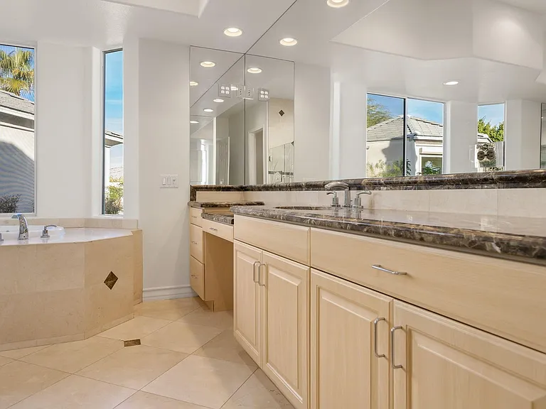 5 Chopin Ct — Photo 21