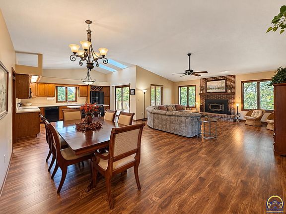 3rd image of 6221 Ridge View Dr