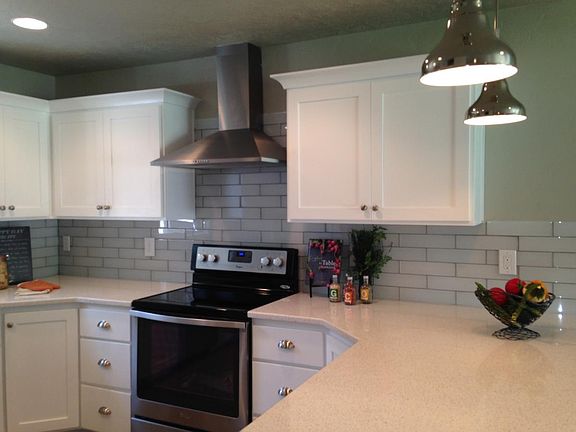 Stove, refrigerator, dishwasher included