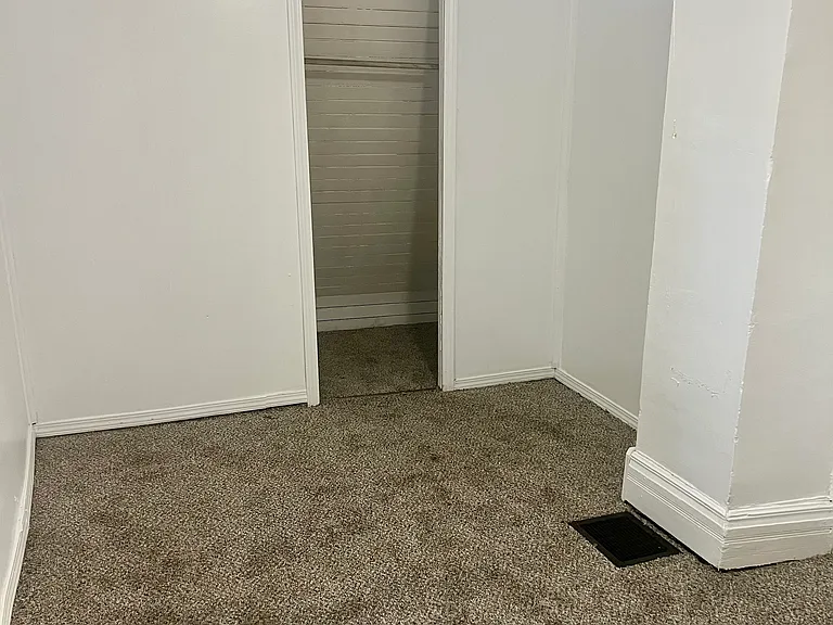 423 Cottage St — Photo 32