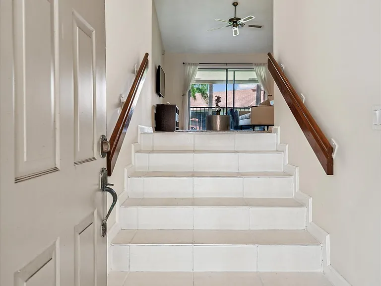 5750 Coach House Cir #G — Photo 3