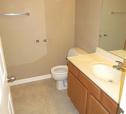 5th image of 300 Carnahan Dr